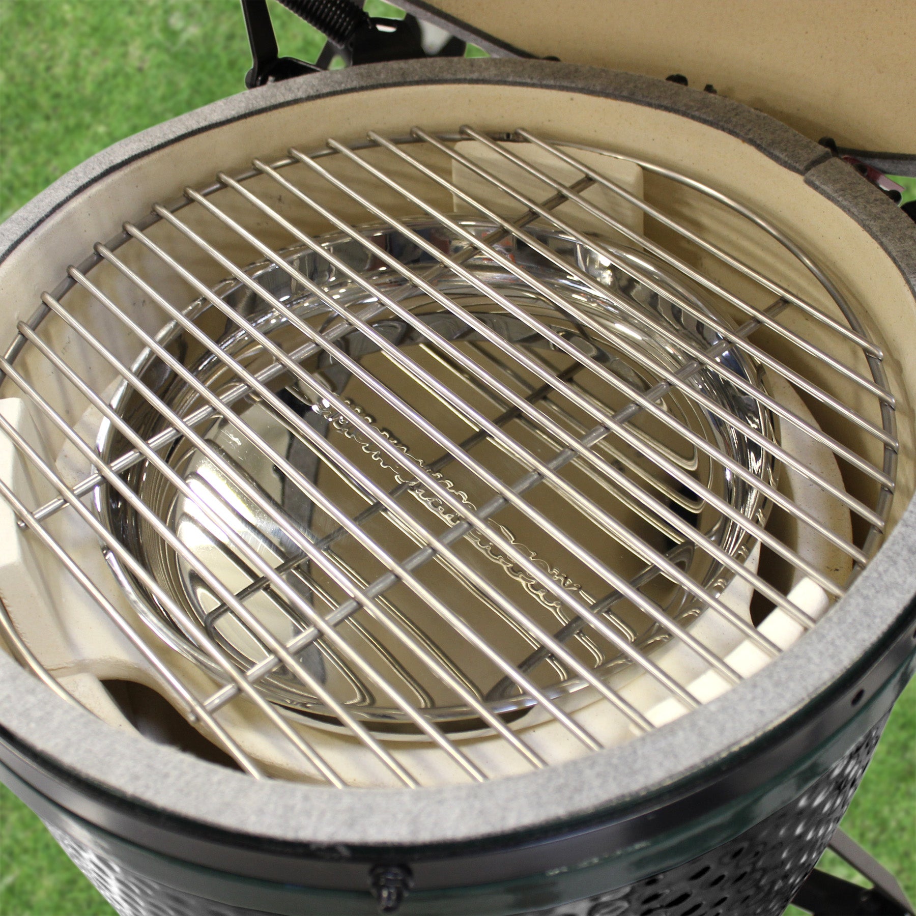 Can I Put A Stainless Steel Pan On The Grill? And What Types of